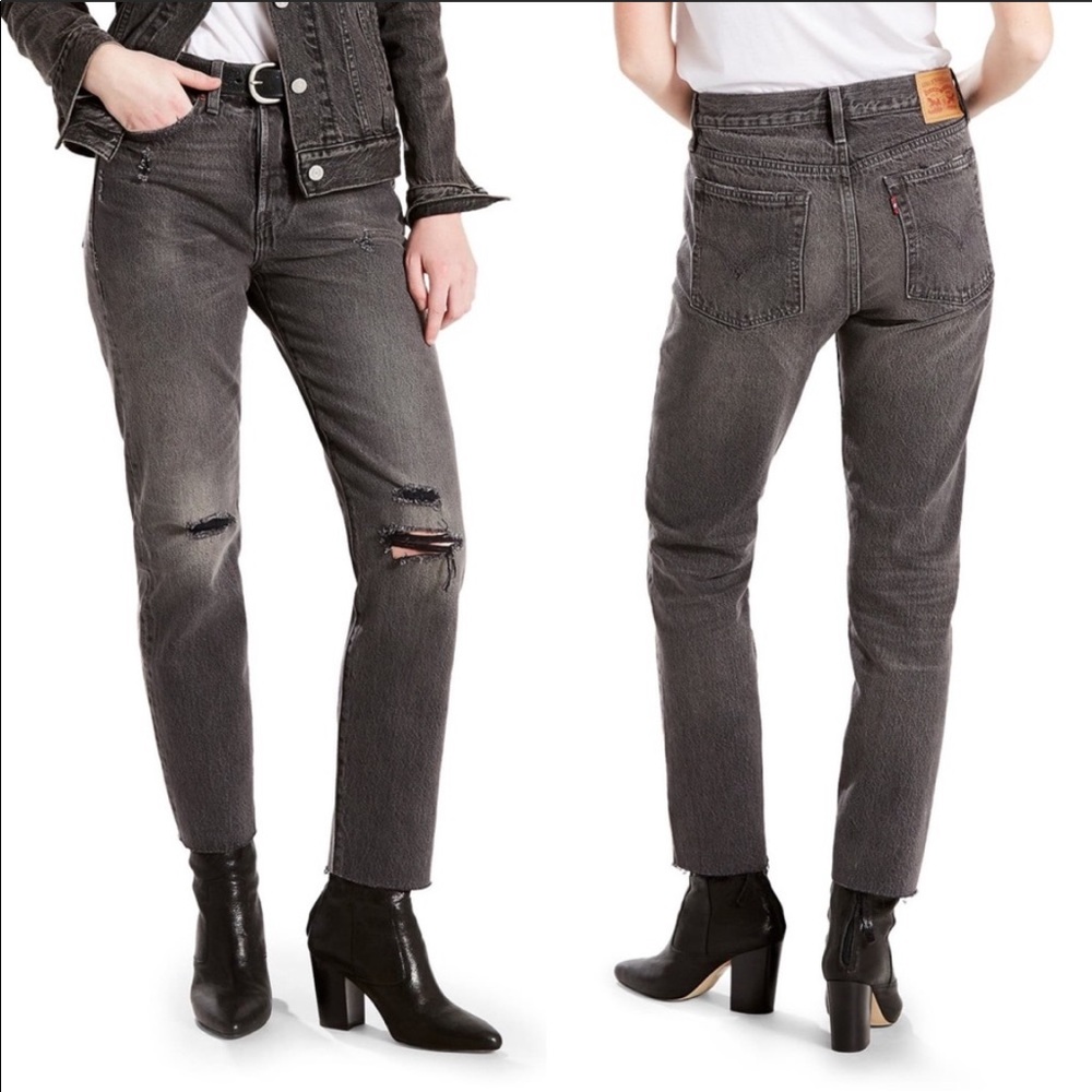 Levi’s wedgie Icon Distressed Jean